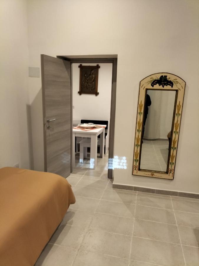 Apartamento Dimora Di Don Kikkone Nápoles Exterior foto